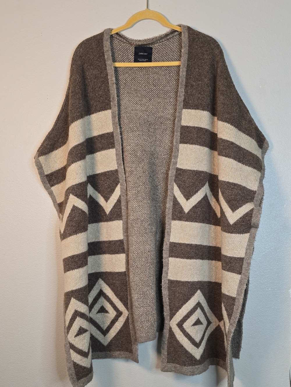 Zara Taupe and Cream Geometric Open Poncho Cardigan Size Large